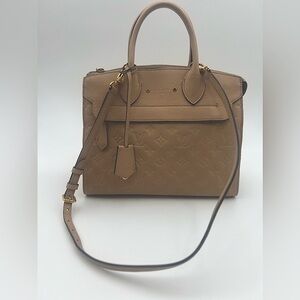 Louis Vuitton Pont Neuf MM- LIKE NEW!!